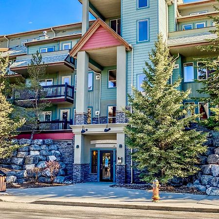 Canmore Mountain View Loft Apartment Heated Outdoor Pool المظهر الخارجي الصورة